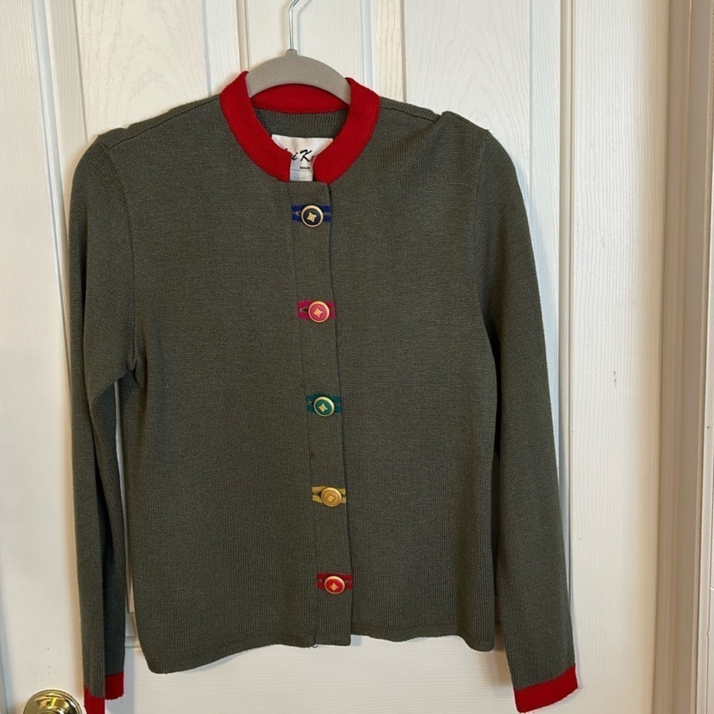 Ami Knits sweater long sleeves, size 6 (?). Vintage, Good condition, fun buttons